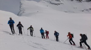Eski konponketa ikastaroa—Curso Básico de mantenimiento de esquís.